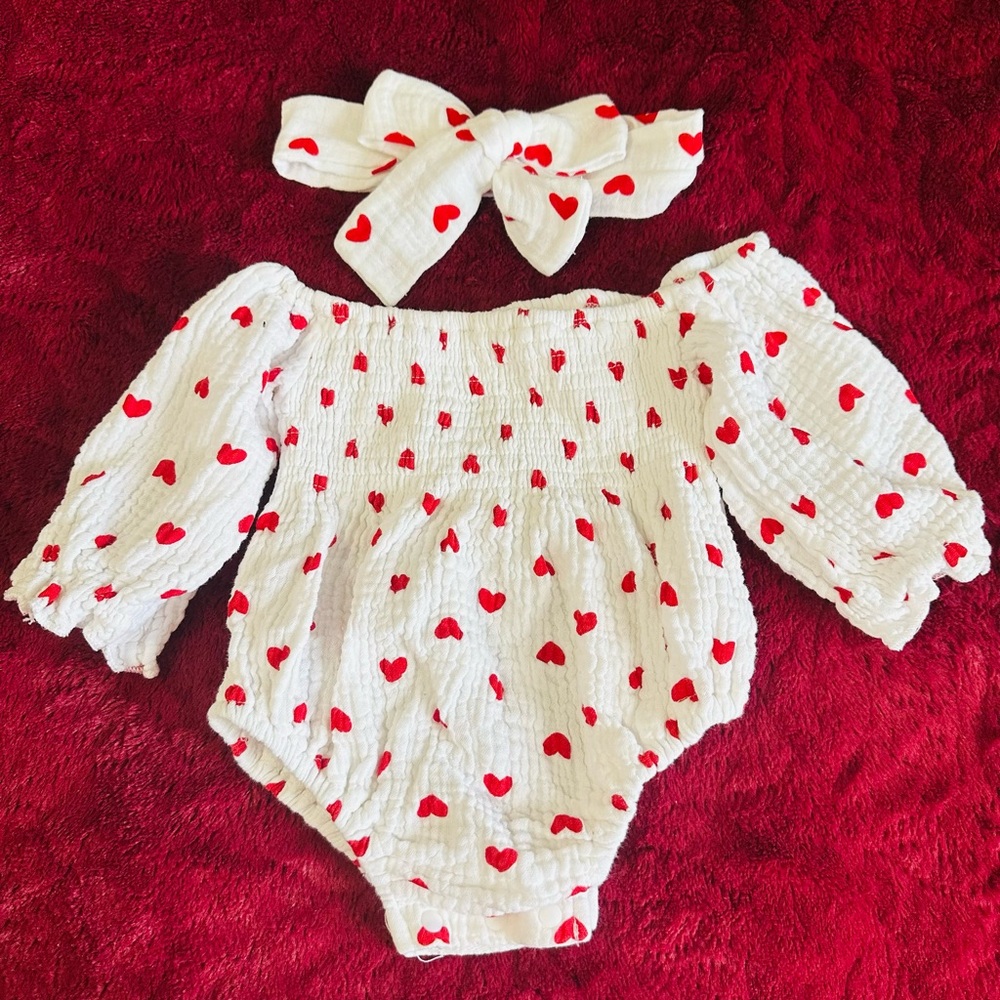 Charming Heart Print Baby Romper with Bow